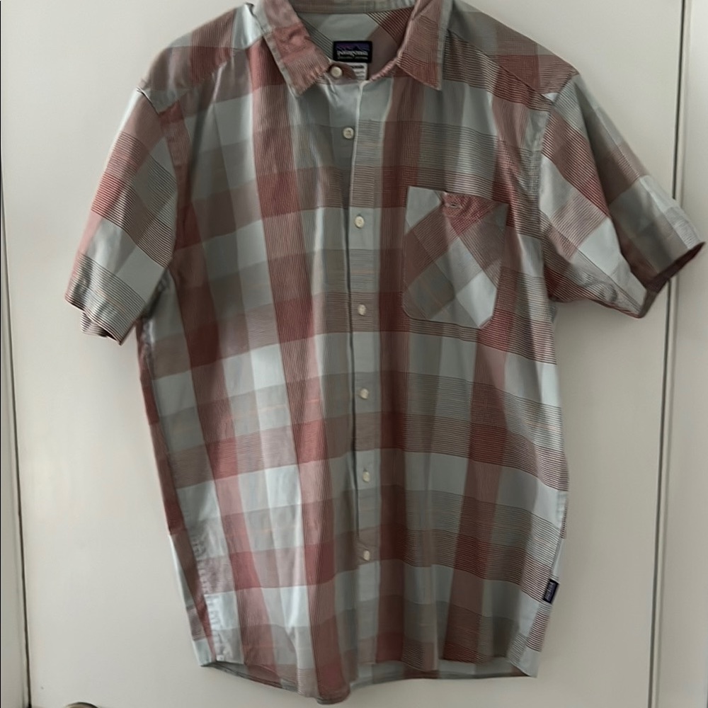 Patagonia men’s button up-Size large